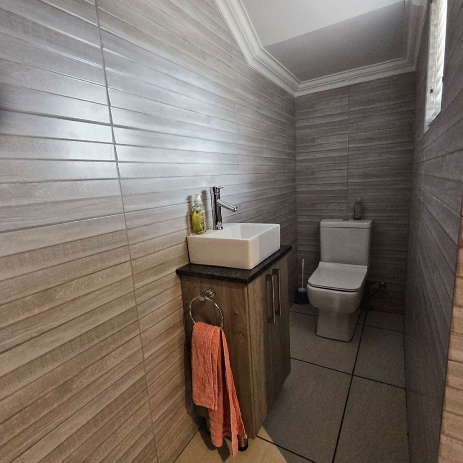 3 Bedroom Property for Sale in Lilyvale Free State